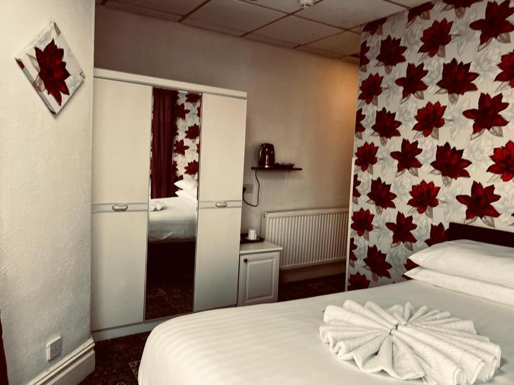Sunset Beach Hotel Blackpool Bagian luar foto