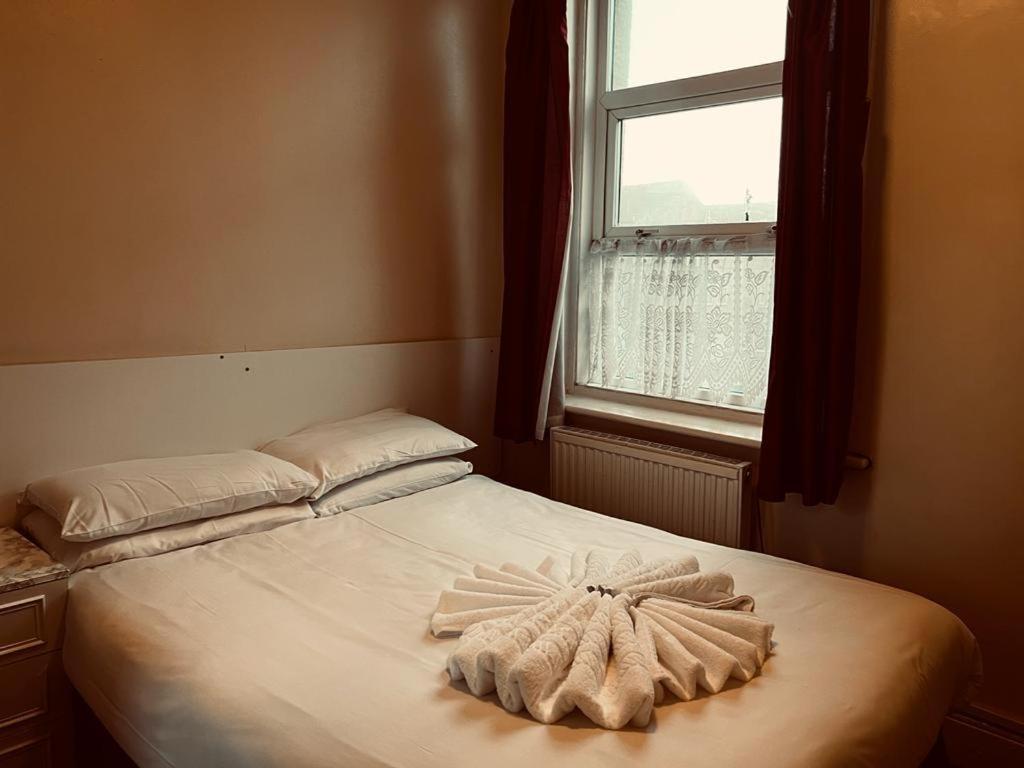 Sunset Beach Hotel Blackpool Bagian luar foto